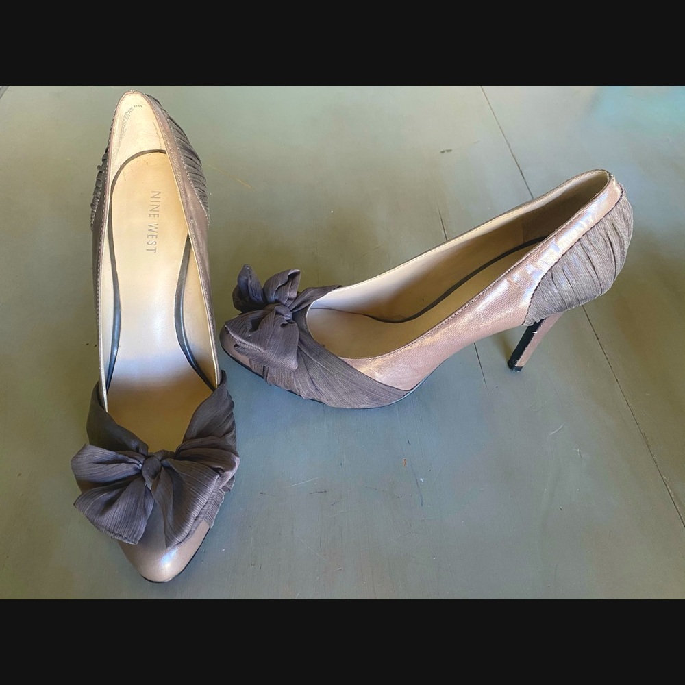 Nine West grey heels, size 10M